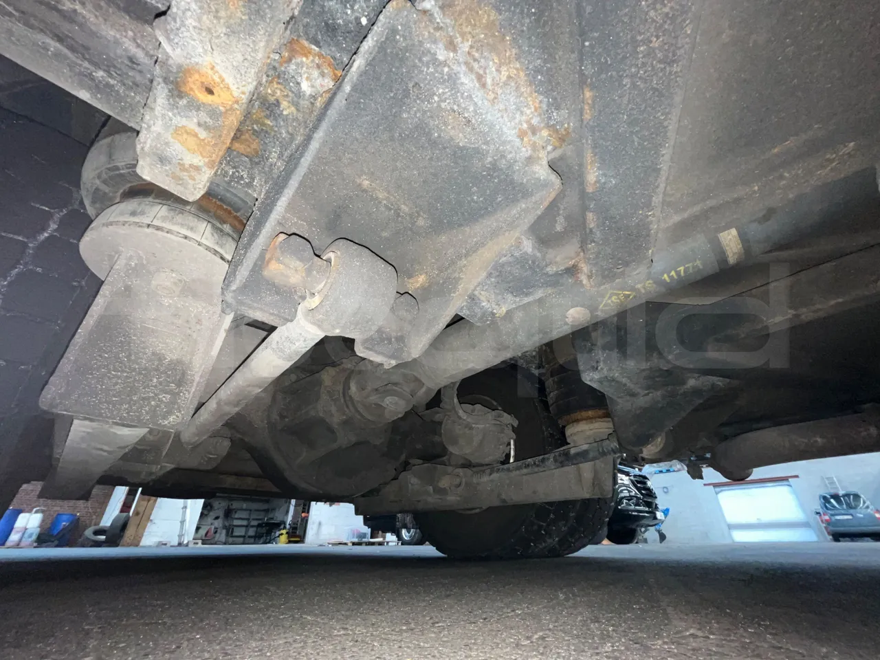 Temsa Opalin HNJ55L21R - Euro5 - 184kW - 8.393mt - axel 3 shock absorbers 2 right