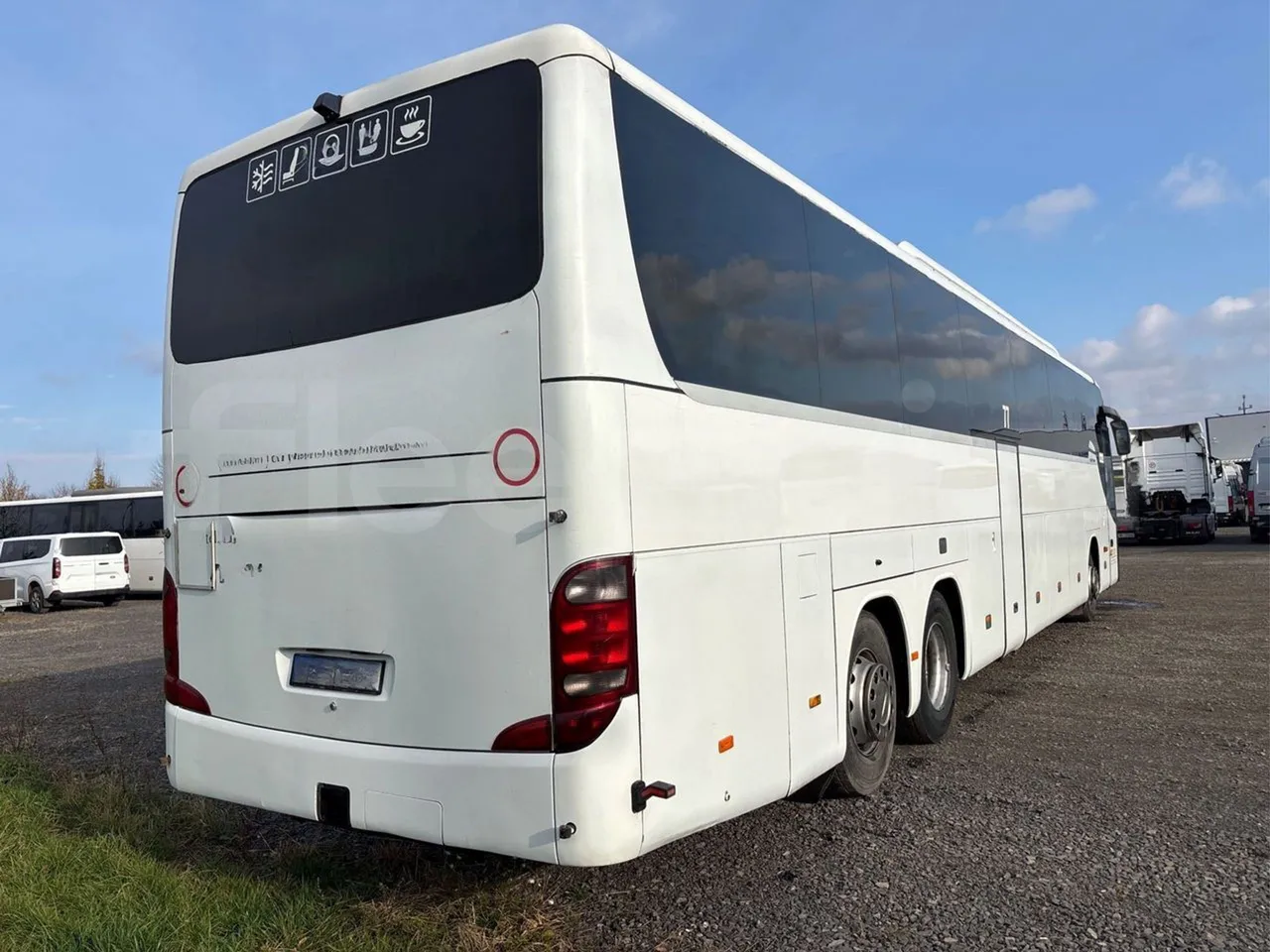 Setra S417 GT-HD - EURO4 - 315 kW-14,05m - 3/4 right rear doors closed