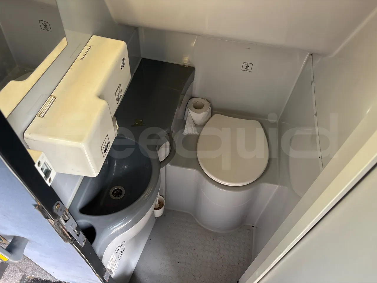 Setra S417 GT-HD - EURO4 - 315 kW-14,05m - toilette accessories photo