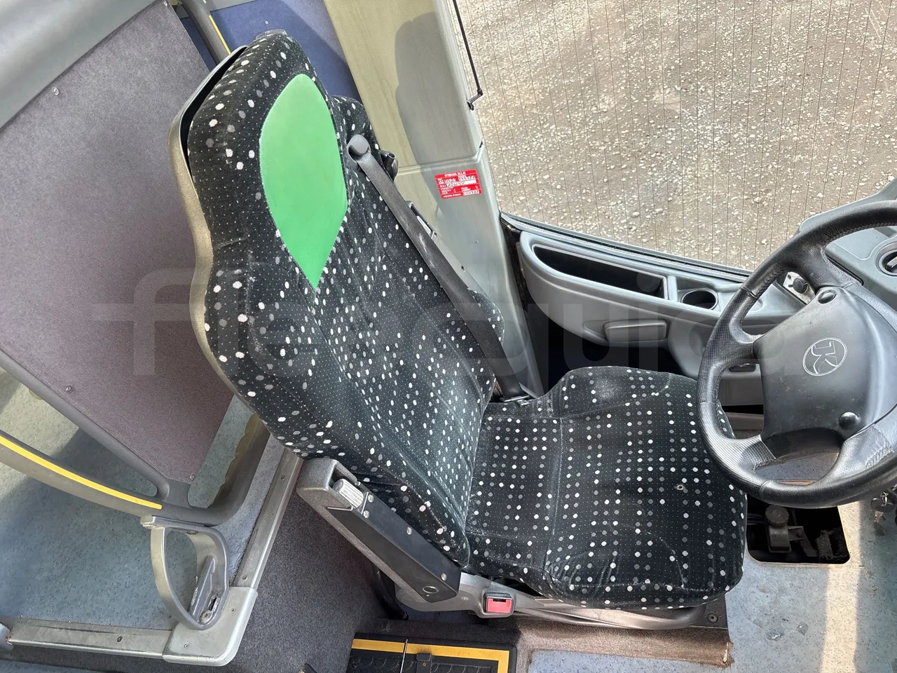 Setra S417 GT-HD - EURO4 - 315 kW-14,05m - driver's seat photo