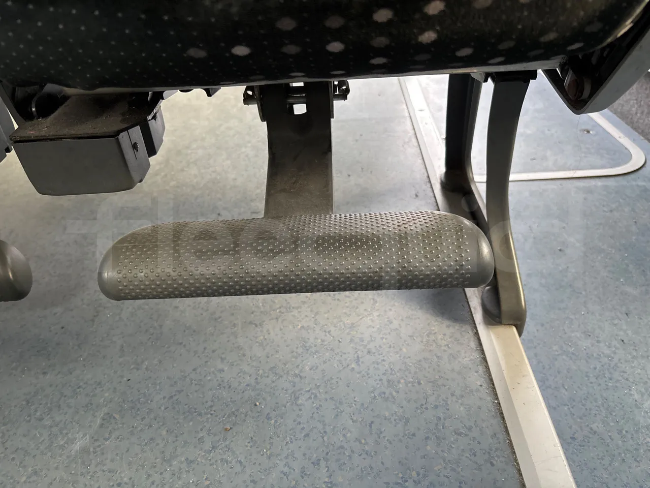 Setra S417 GT-HD - EURO4 - 315 kW-14,05m - footrest detail photo