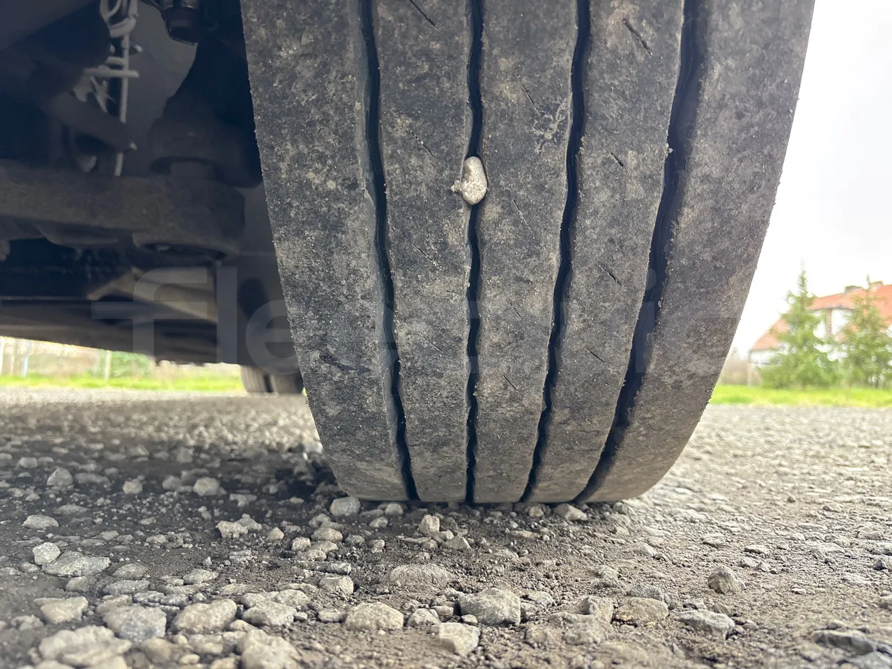 Setra S417 GT-HD - EURO4 - 315 kW-14,05m - tread condition front tires left