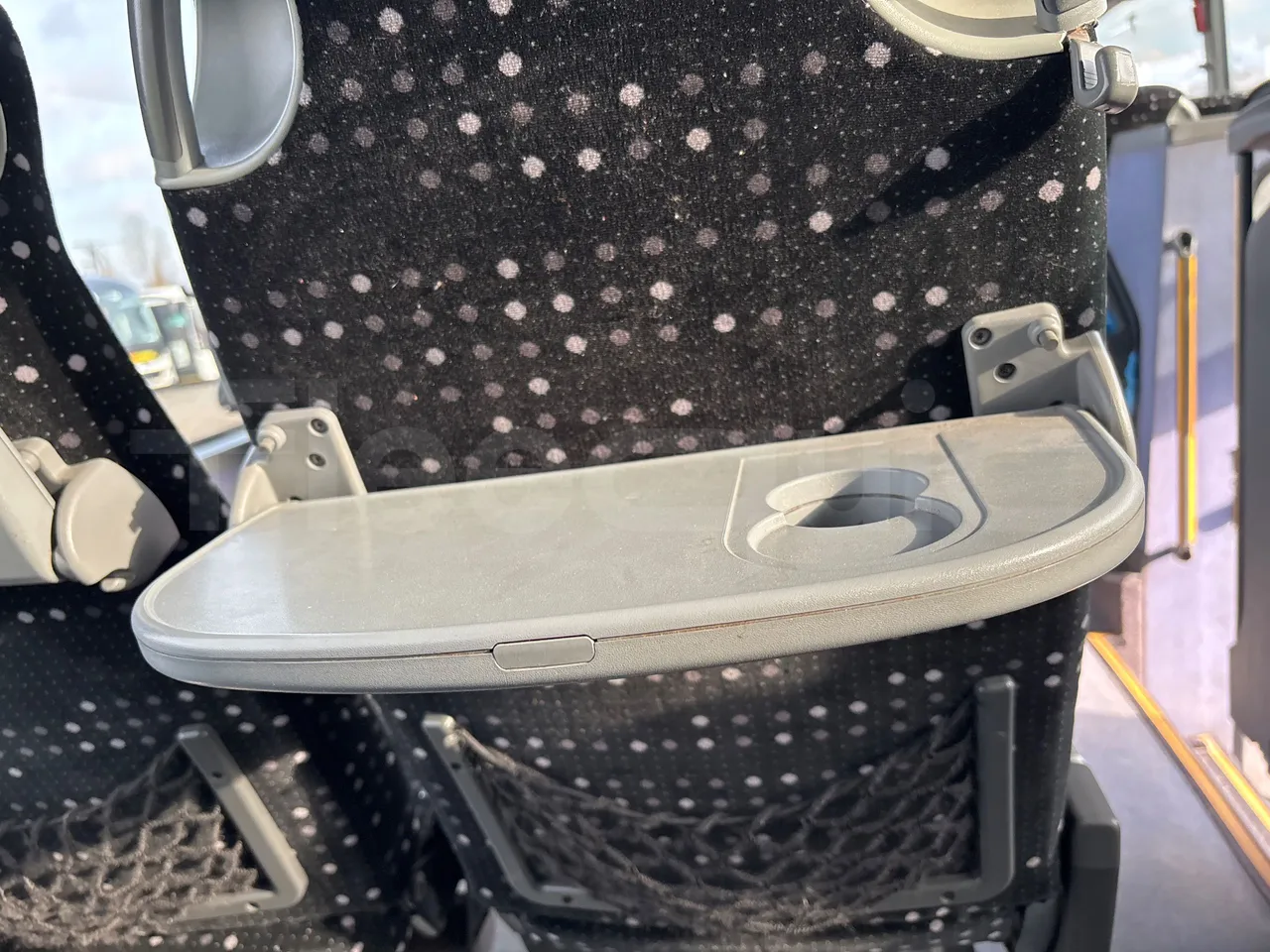 Setra S417 GT-HD - EURO4 - 315 kW-14,05m - table detail photo