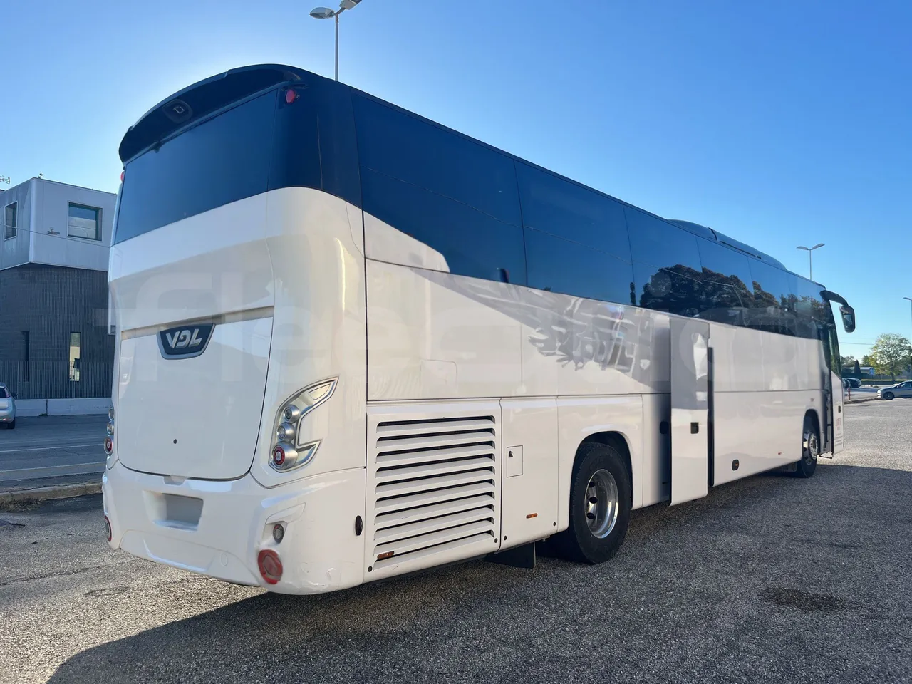 Vdl Futura - 3/4 Rear Right Side Doors Open