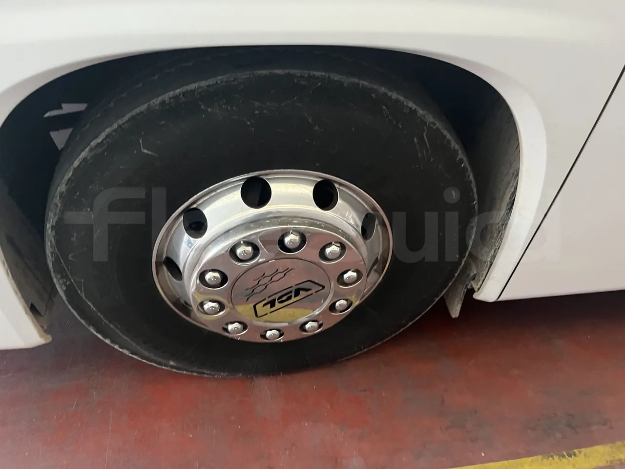 Vdl Futura - First Axle Left Side: Complete Tyre