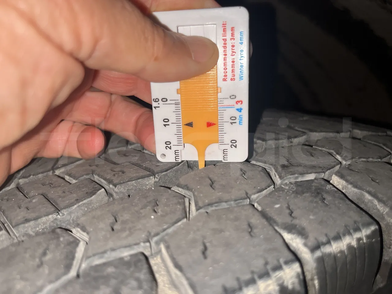 Vdl Futura - Second Axle Left Side: Tyre Thickness