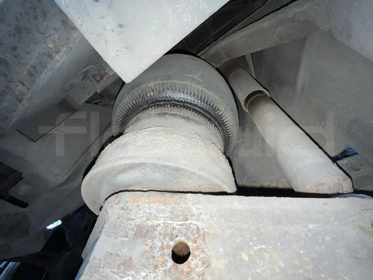 Otokar Vectio T Vectio 290T - Euro5 - 213kW - 10mt - axle 2 shock absorbers 2 left