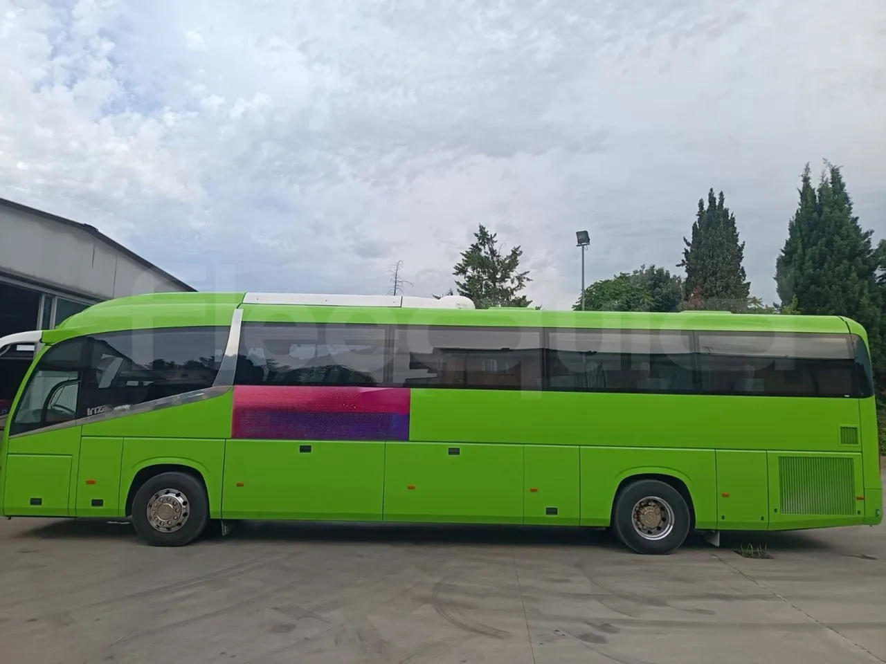 Irizar i6 AD2 I6 13.35/320 E6C/57 - 3/4 front left (mandatory for bus to scrap)