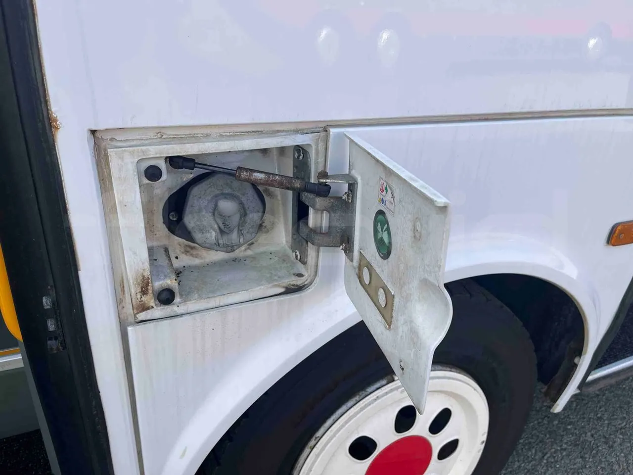 Isuzu Turquoise - front door 3 open