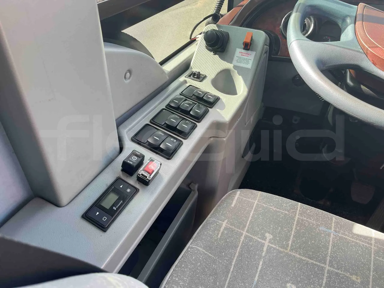 Isuzu Turquoise - onboard devices 2