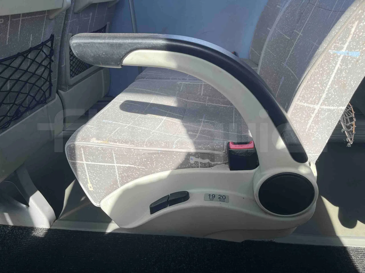 Isuzu Turquoise - armrest detail photo