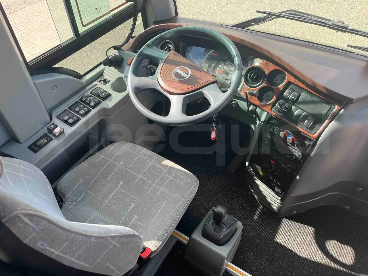 Isuzu Turquoise - buttons panels on