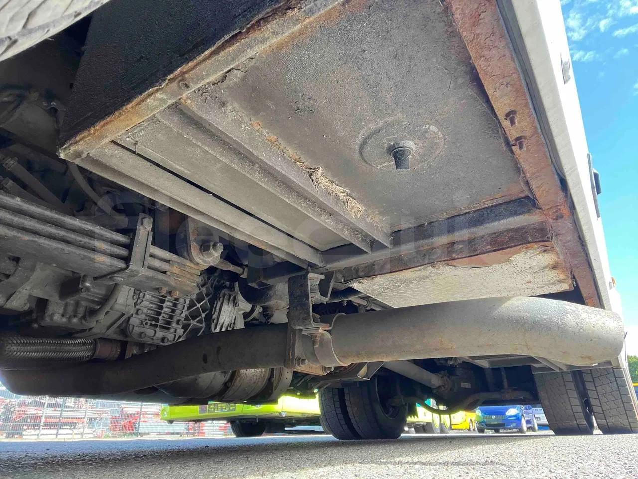 Isuzu Turquoise - front shock absorbers left