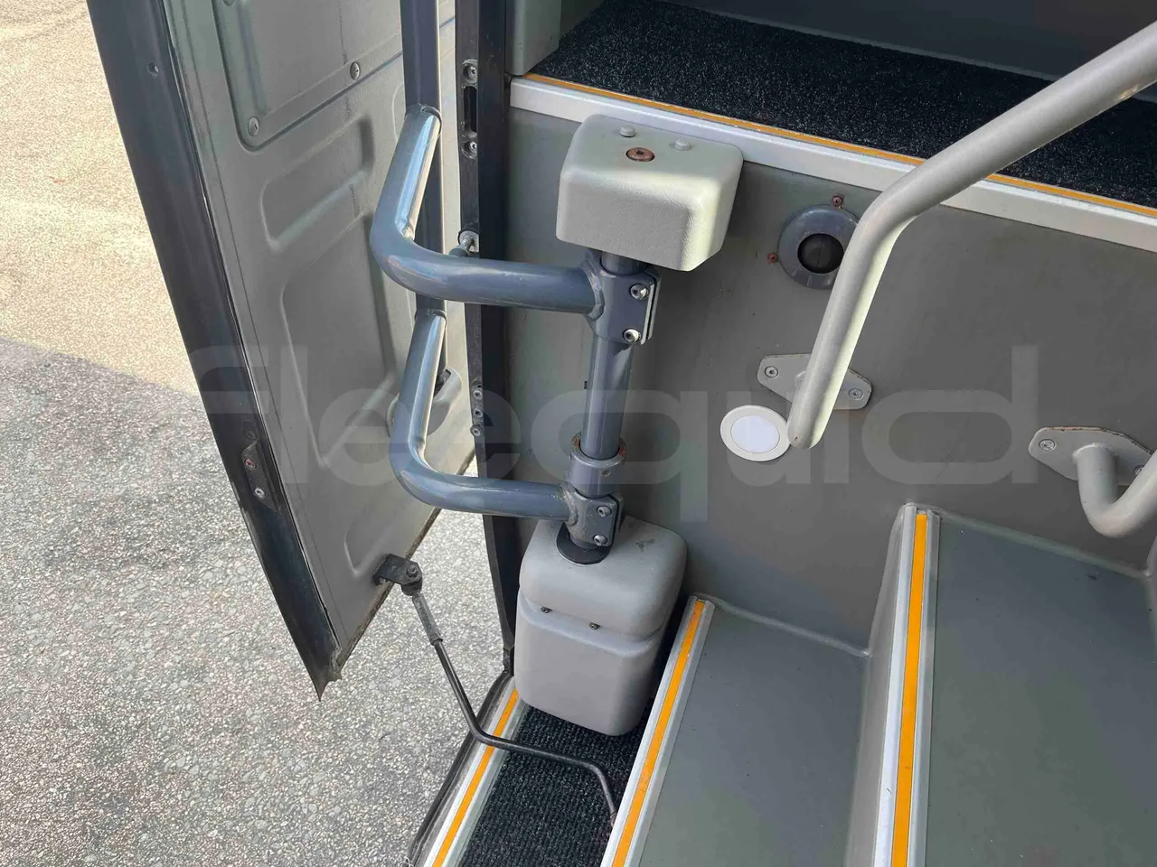 Isuzu Turquoise - floor hatches photo