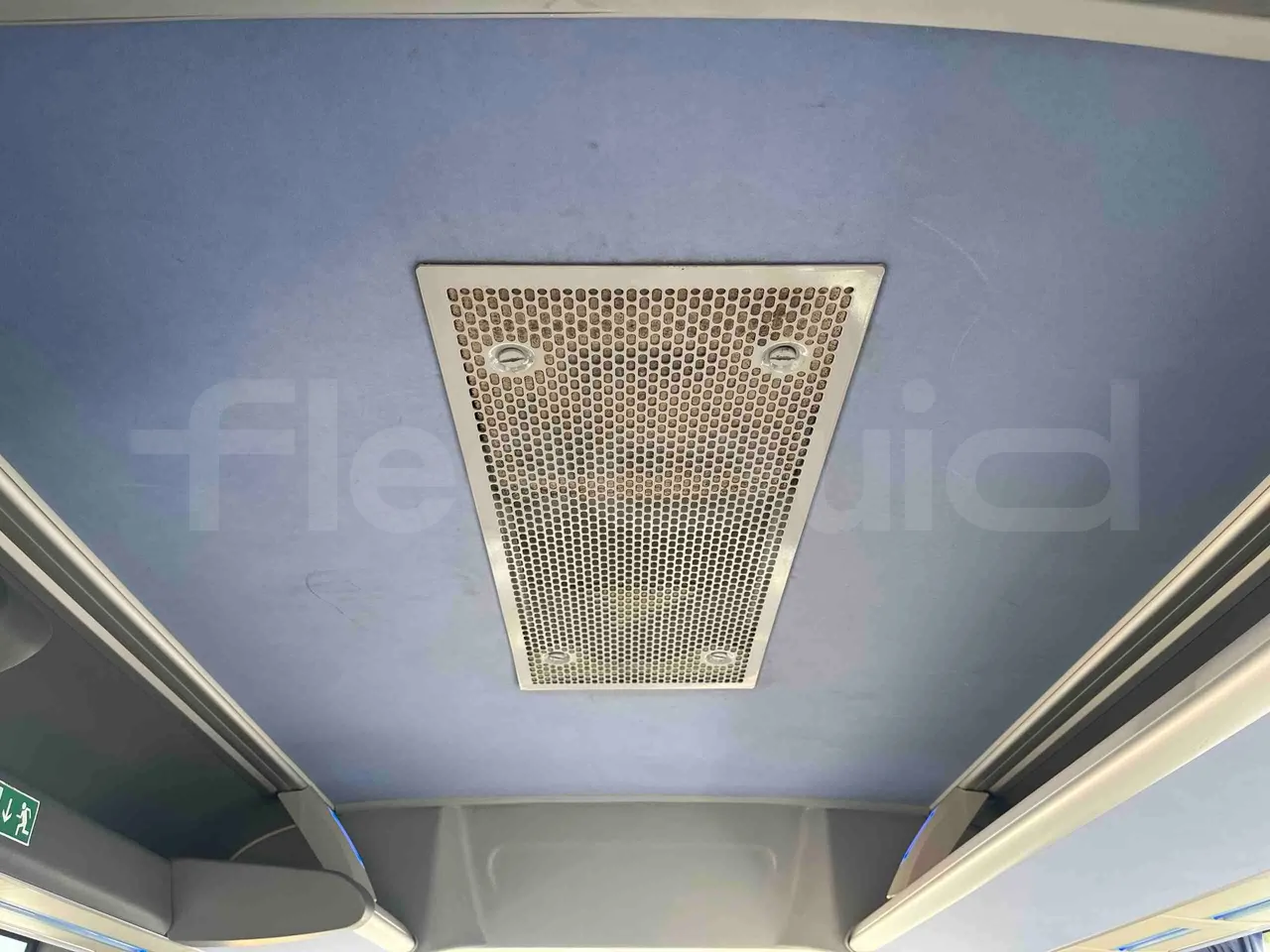 Isuzu Turquoise - roof hatch 3