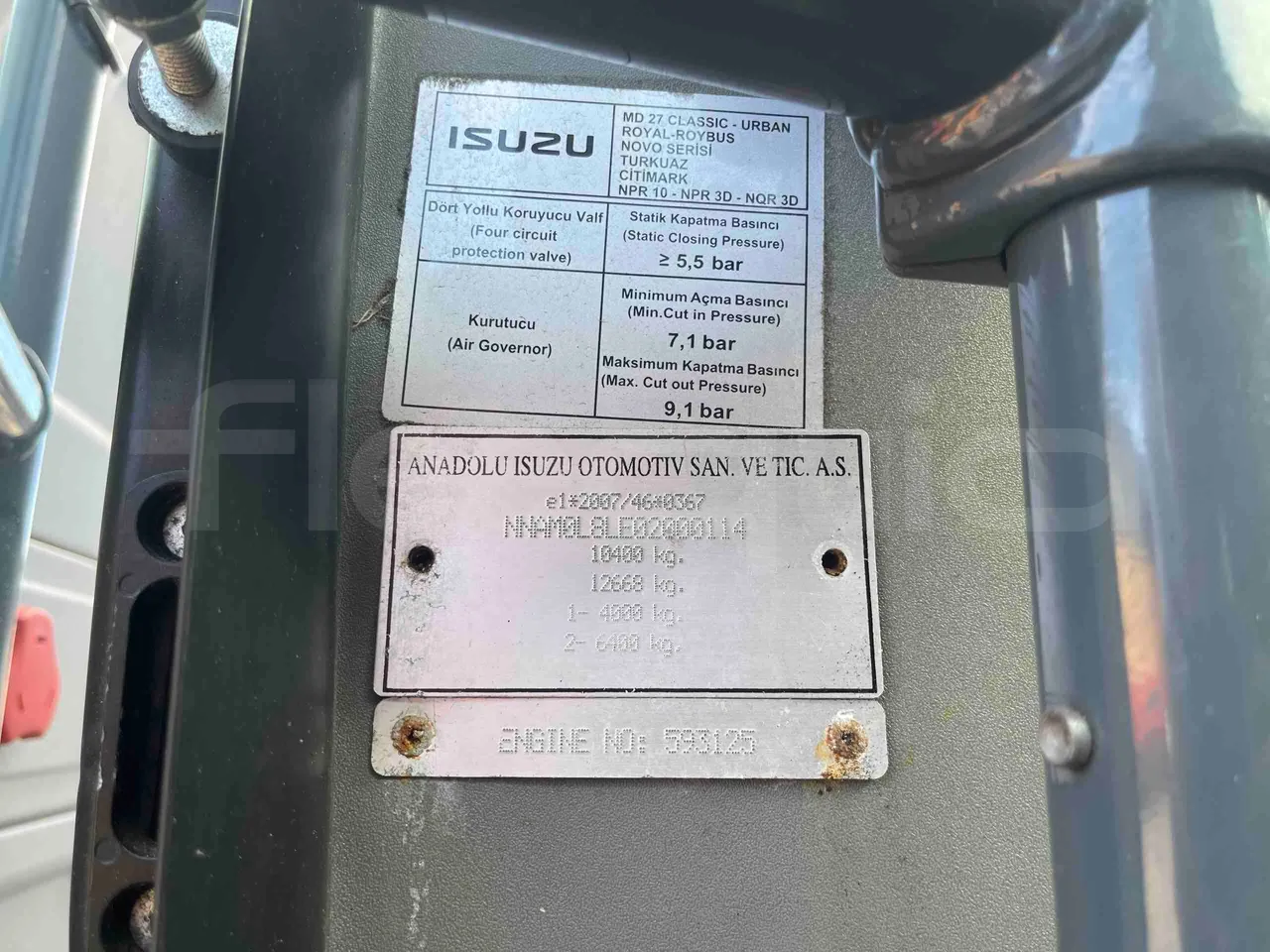 Isuzu Turquoise - vehicle plate photo