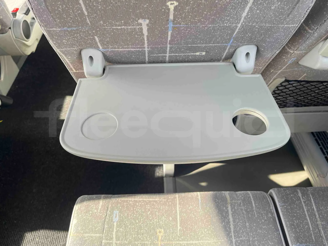 Isuzu Turquoise - table detail photo