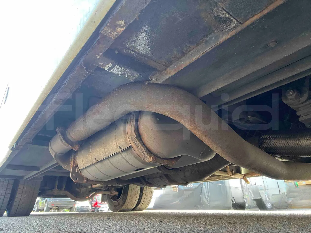 Isuzu Turquoise - front undercarriage from front