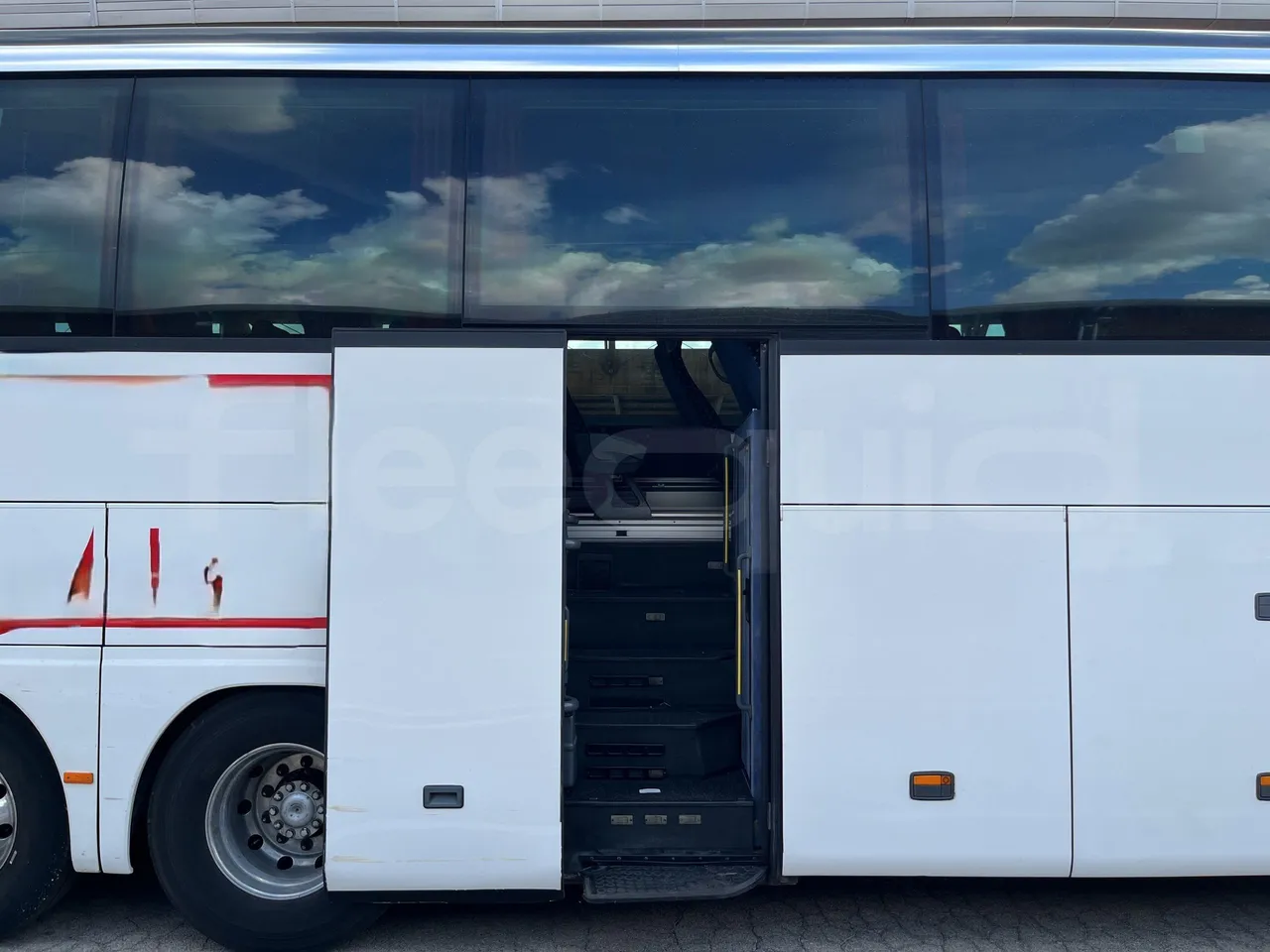 Setra S415 - Second Door Open
