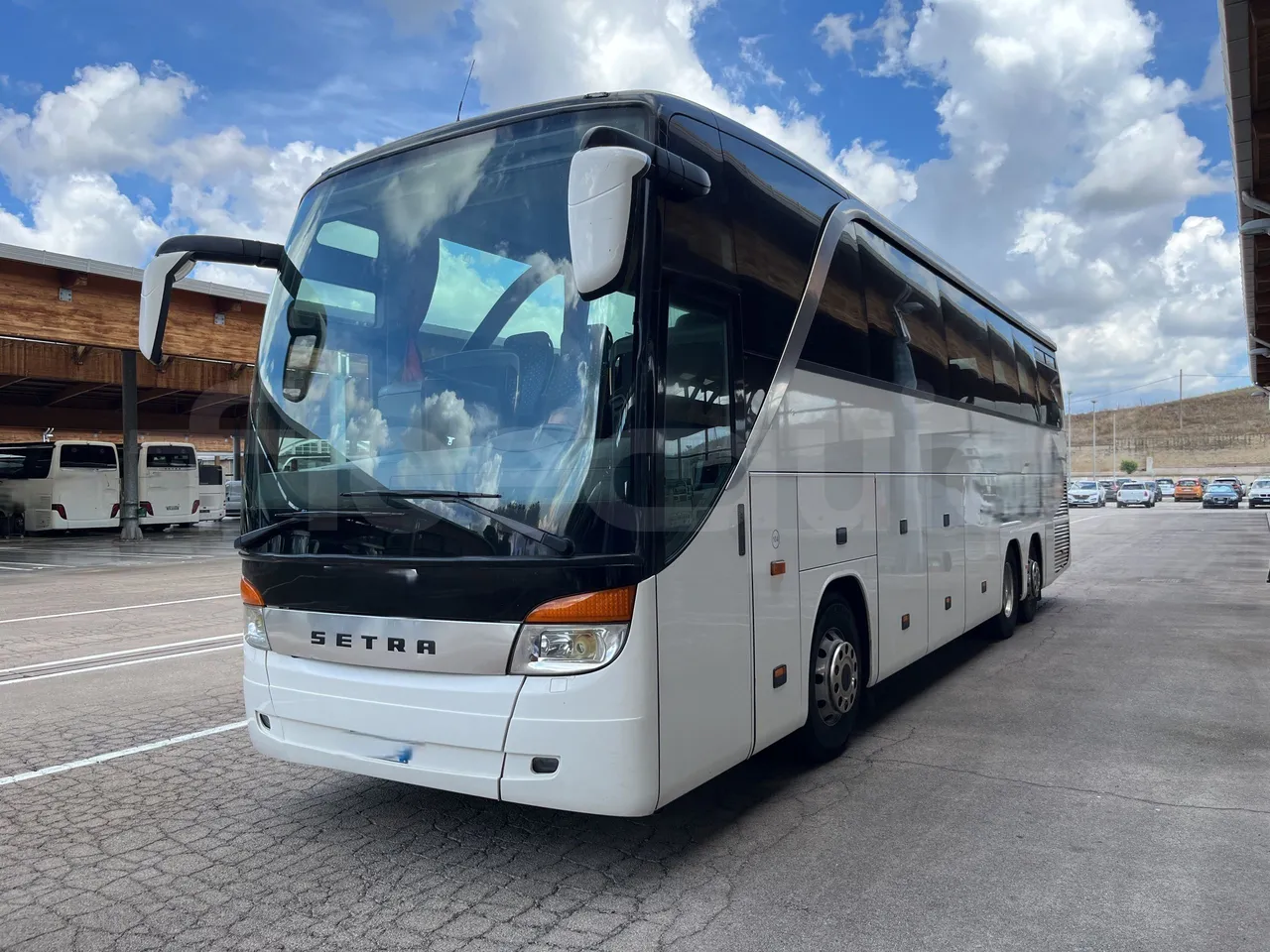 Setra S415 - 3/4 Front Left Side