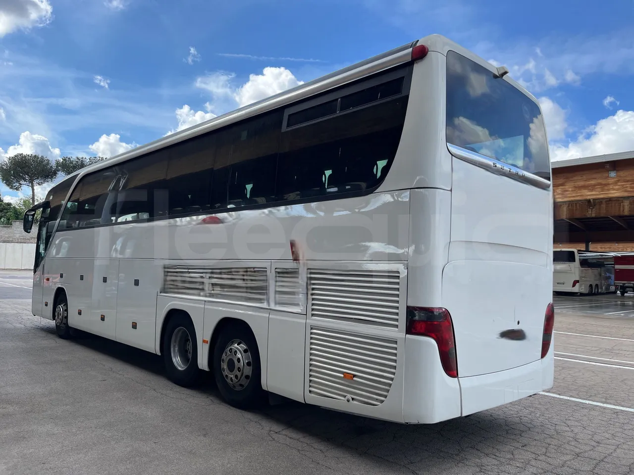 Setra S415 - 3/4 Rear Left Side