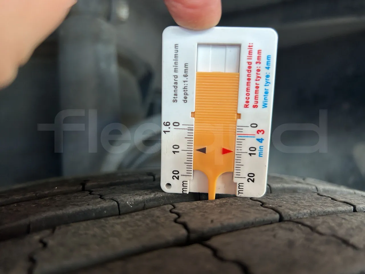 Setra S415 - First Axle Left Side: Tyre Thickness