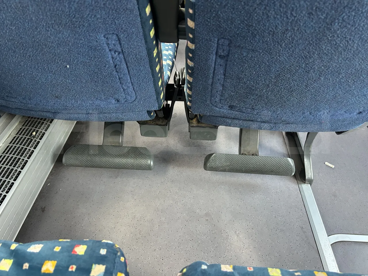 Setra S415 - Footrest