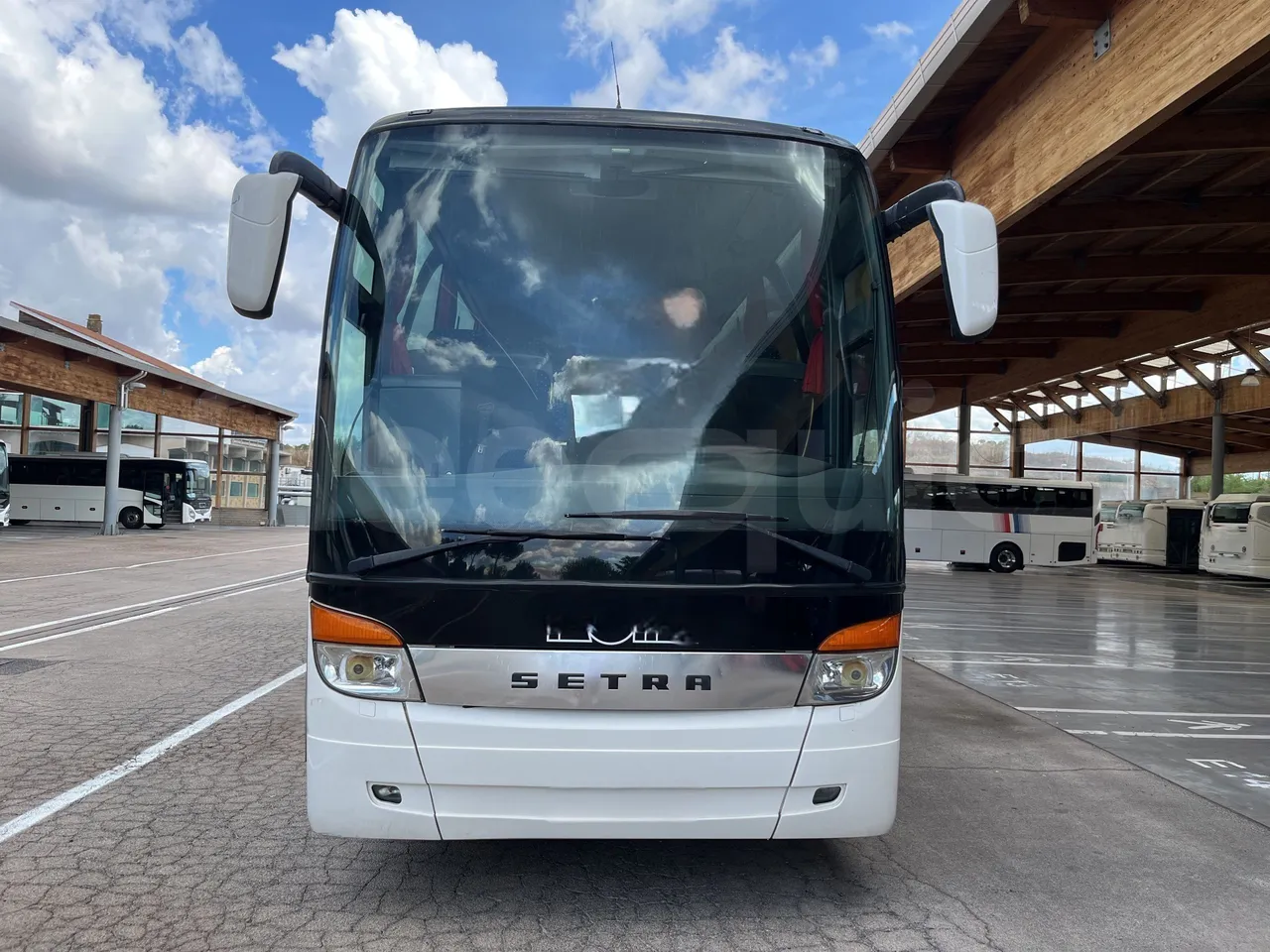 Setra S415 - Front