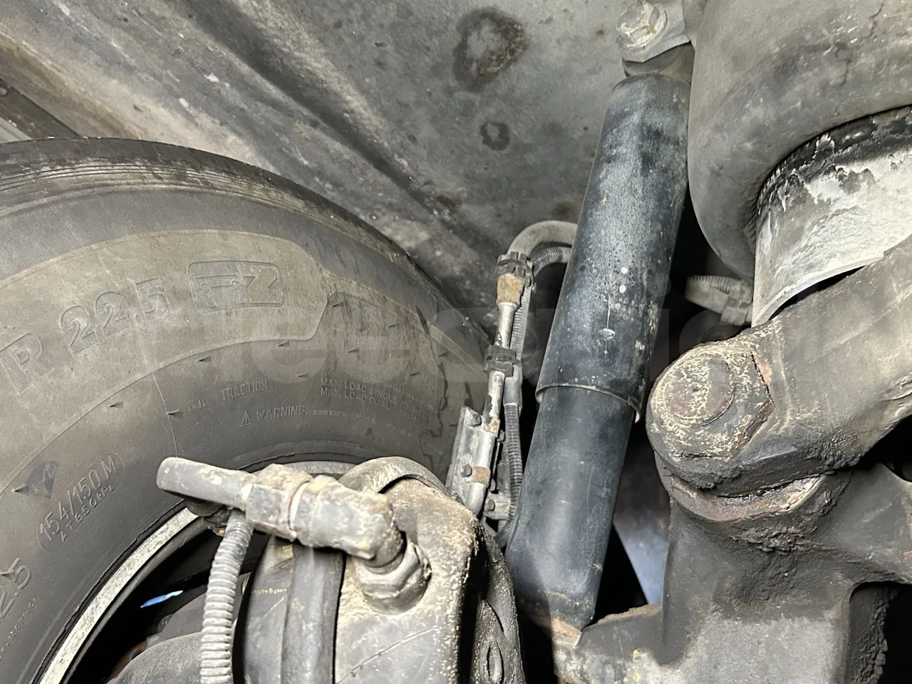 Setra S415 - First Axle Shock Absorbers Right Side