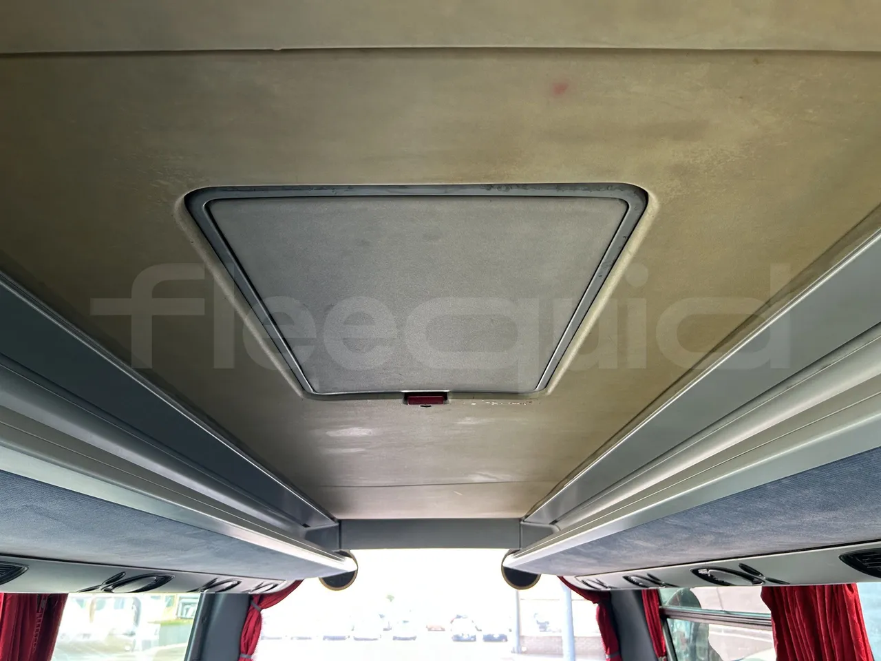 Setra S415 - Roof Hatch 1