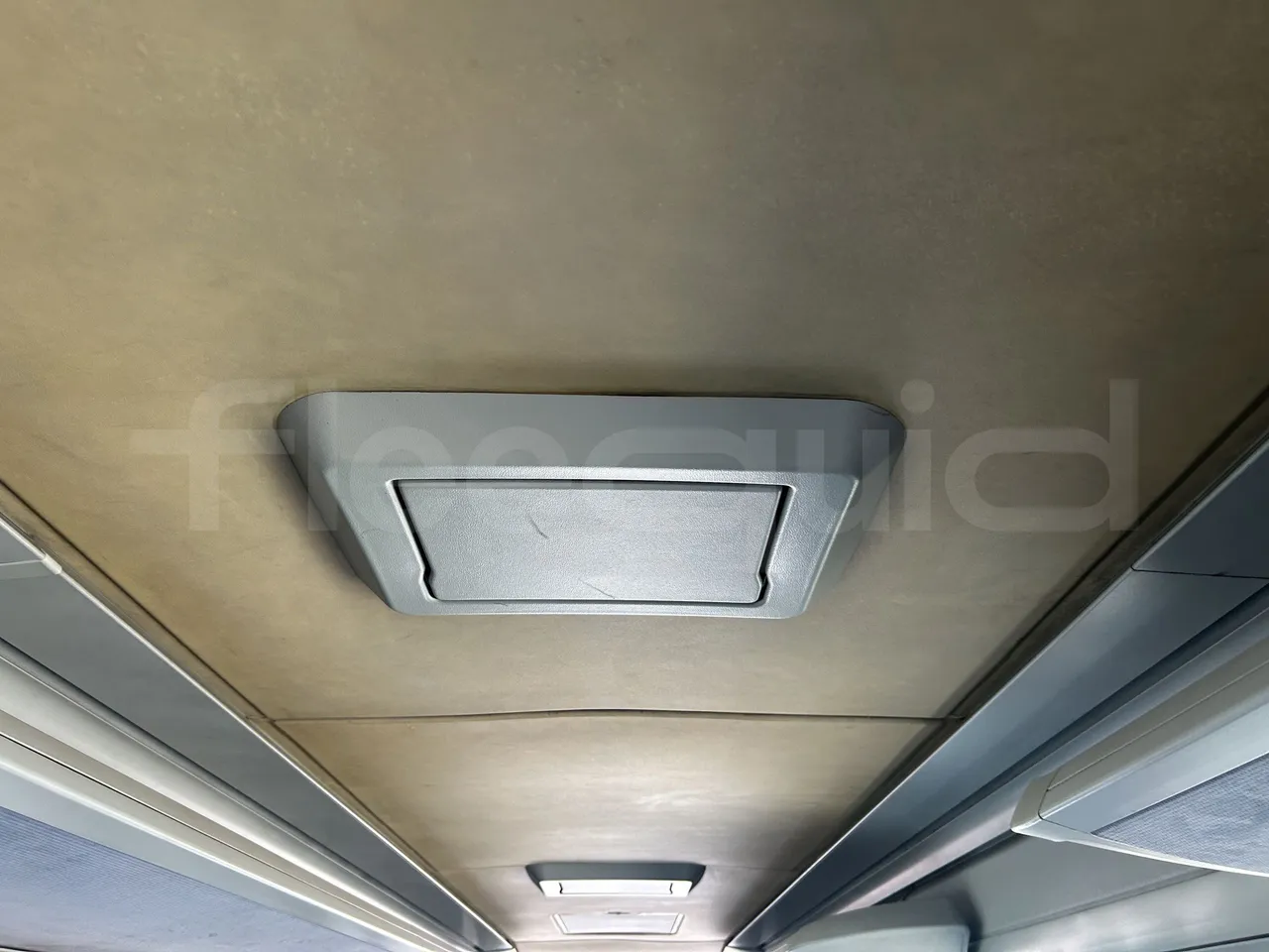 Setra S415 - Monitor