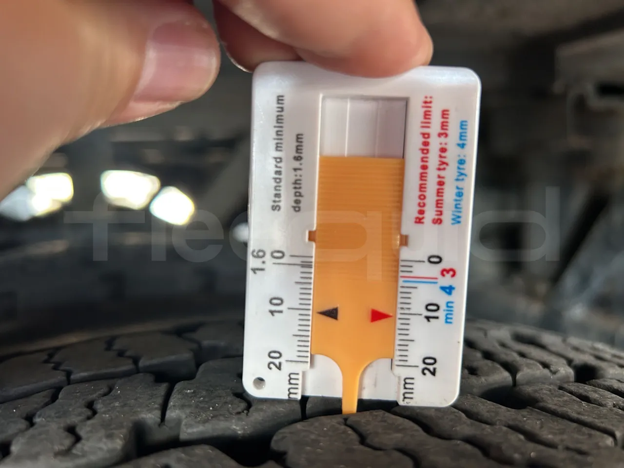 Setra S415 - Second Axle Left Side: Tyre Thickness