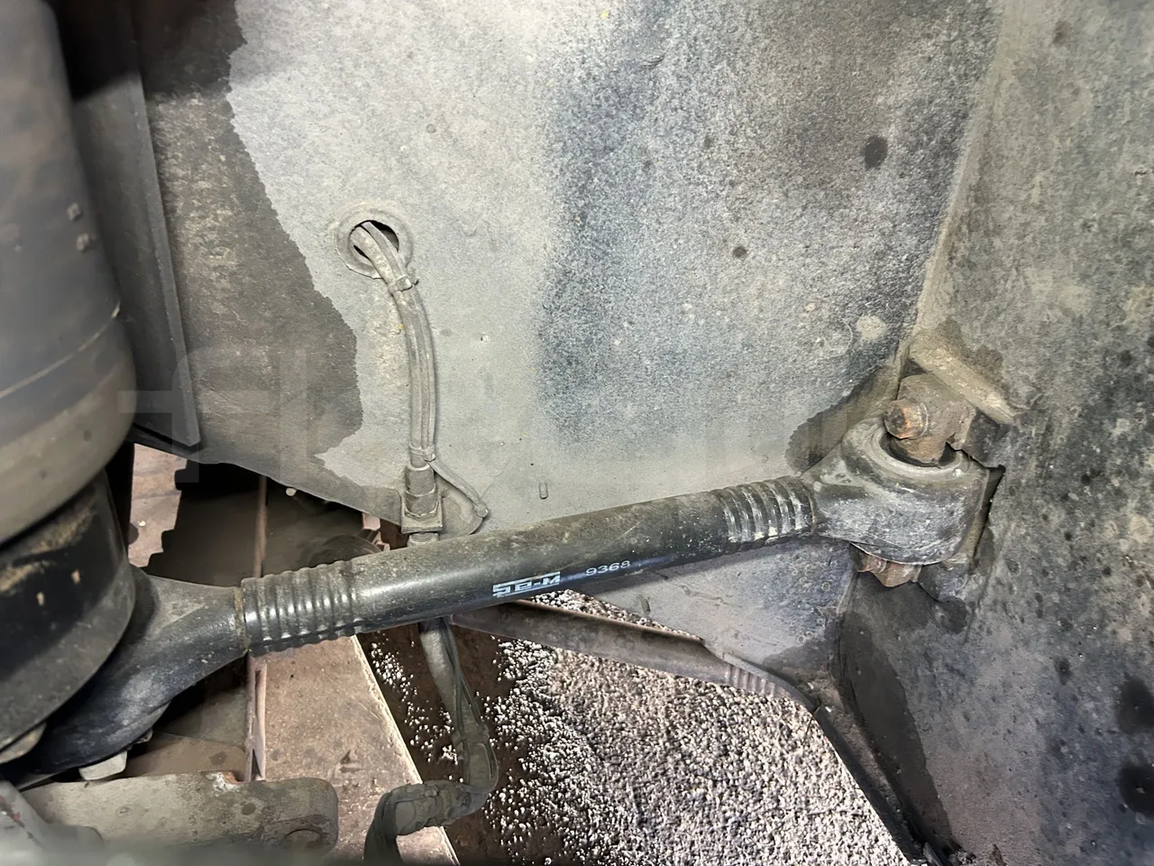 Setra S415 - Third Axle First Air Springs Left Side