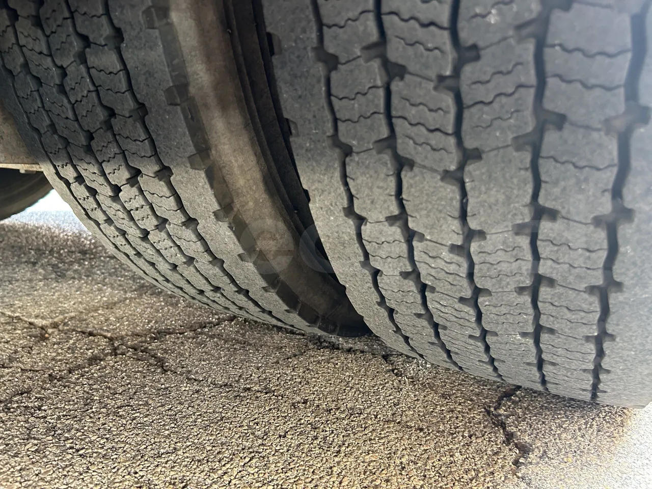 Setra S415 - Second Axle Left Side: Tyre Tread