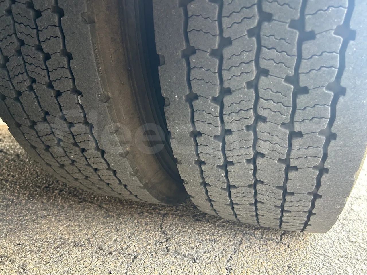 Setra S415 - Second Axle Right Side: Tyre Tread