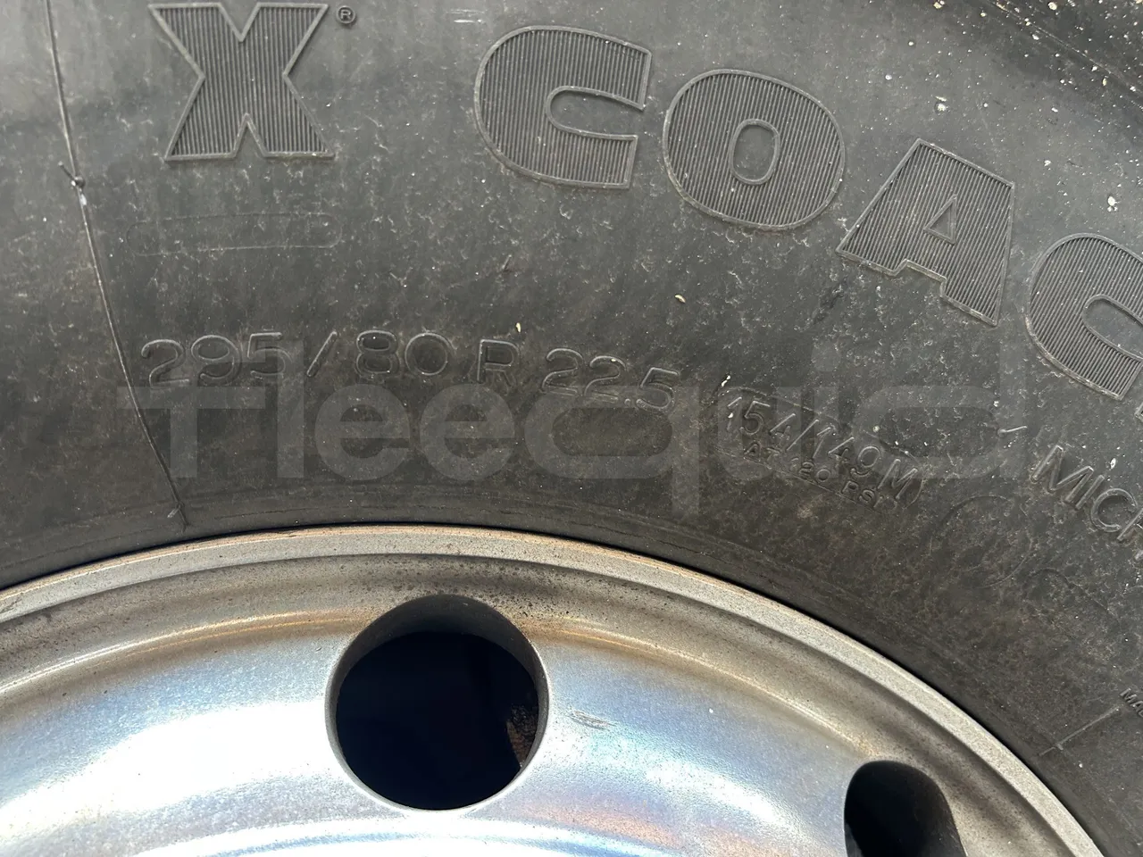 Setra S415 - Third Axle Left Side: Tyre Size