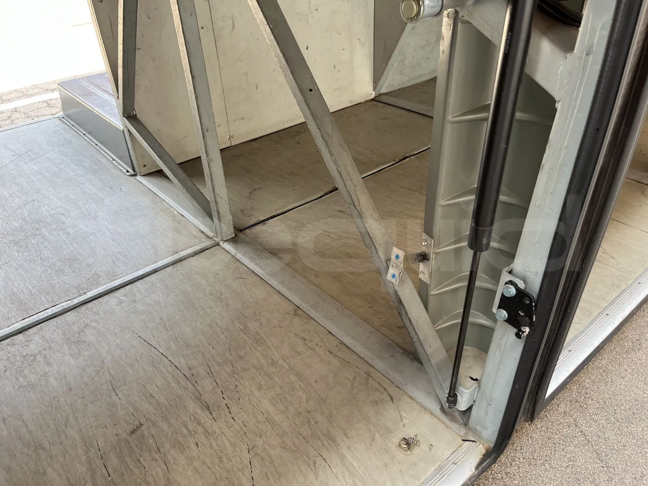 Setra S415 - Luggage Under Carpet Photo