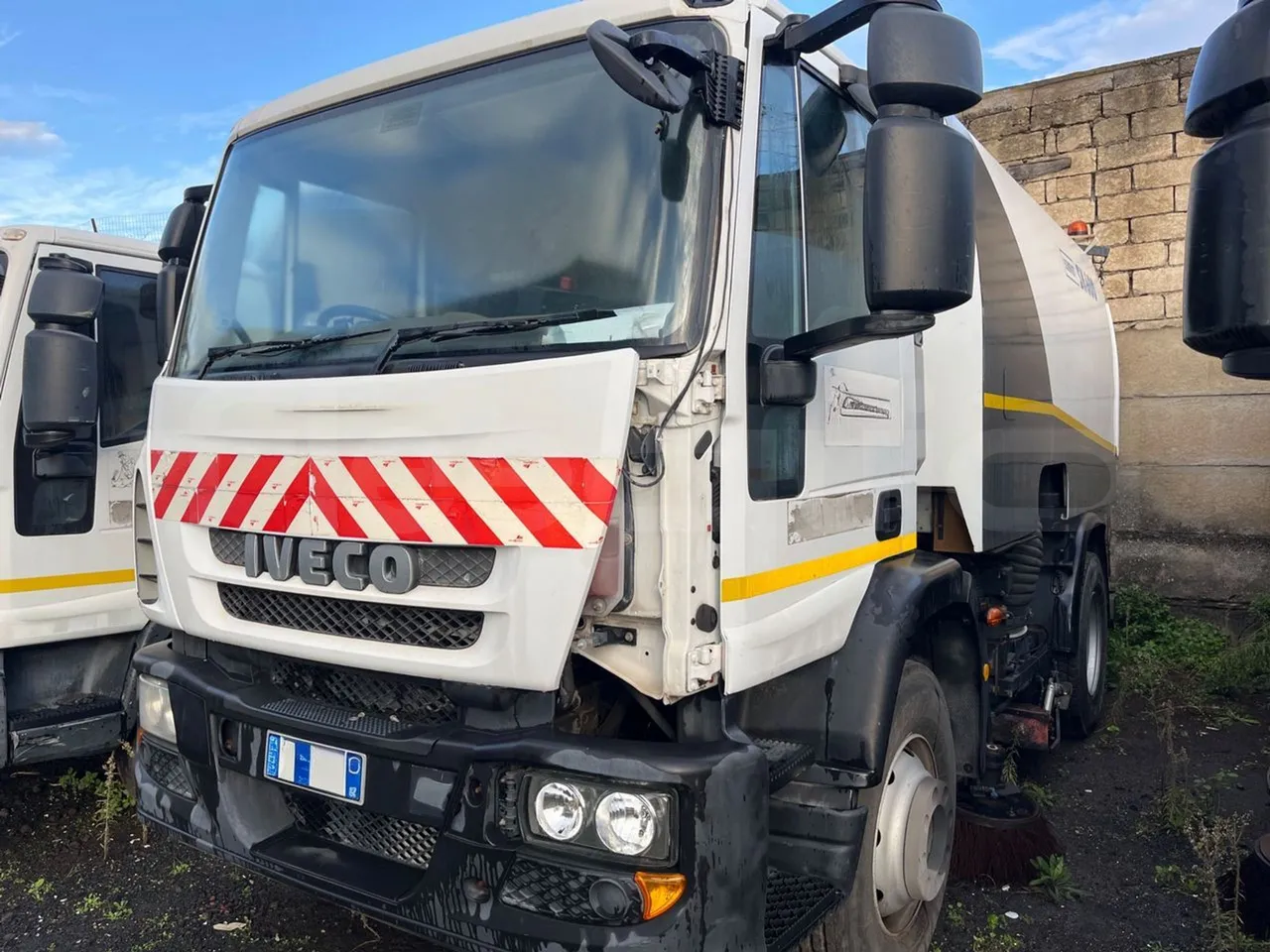 Iveco Faun Viatek 160/150 E4 SK600 - Euro5- 160kW - 6.917mt - 3/4 front left