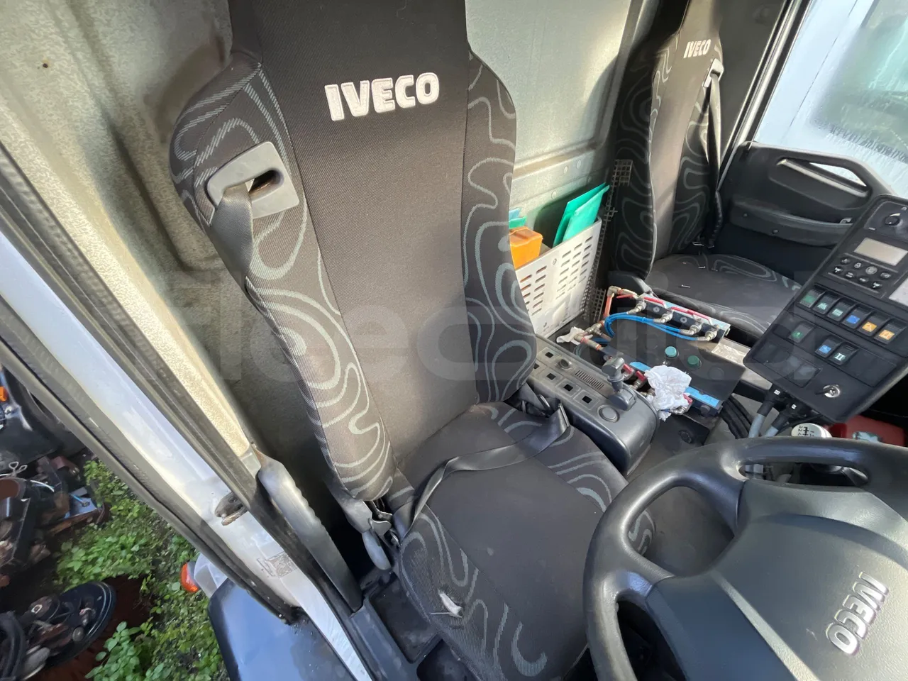 Iveco Faun Viatek 160/150 E4 SK600 - Euro5- 160kW - 6.917mt - driver's seat photo