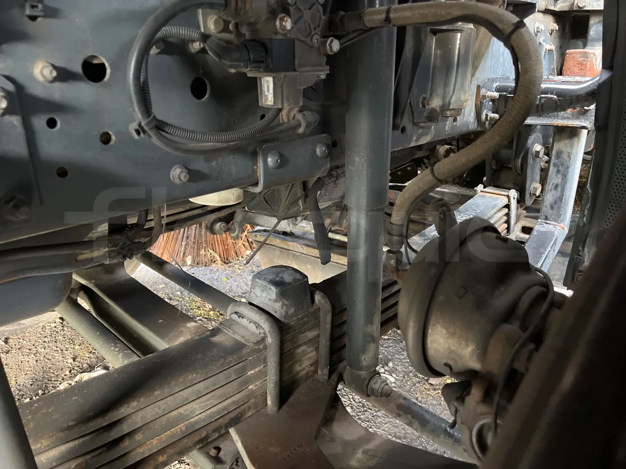 Iveco Faun Viatek 160/150 E4 SK600 - Euro5- 160kW - 6.917mt - front air springs left