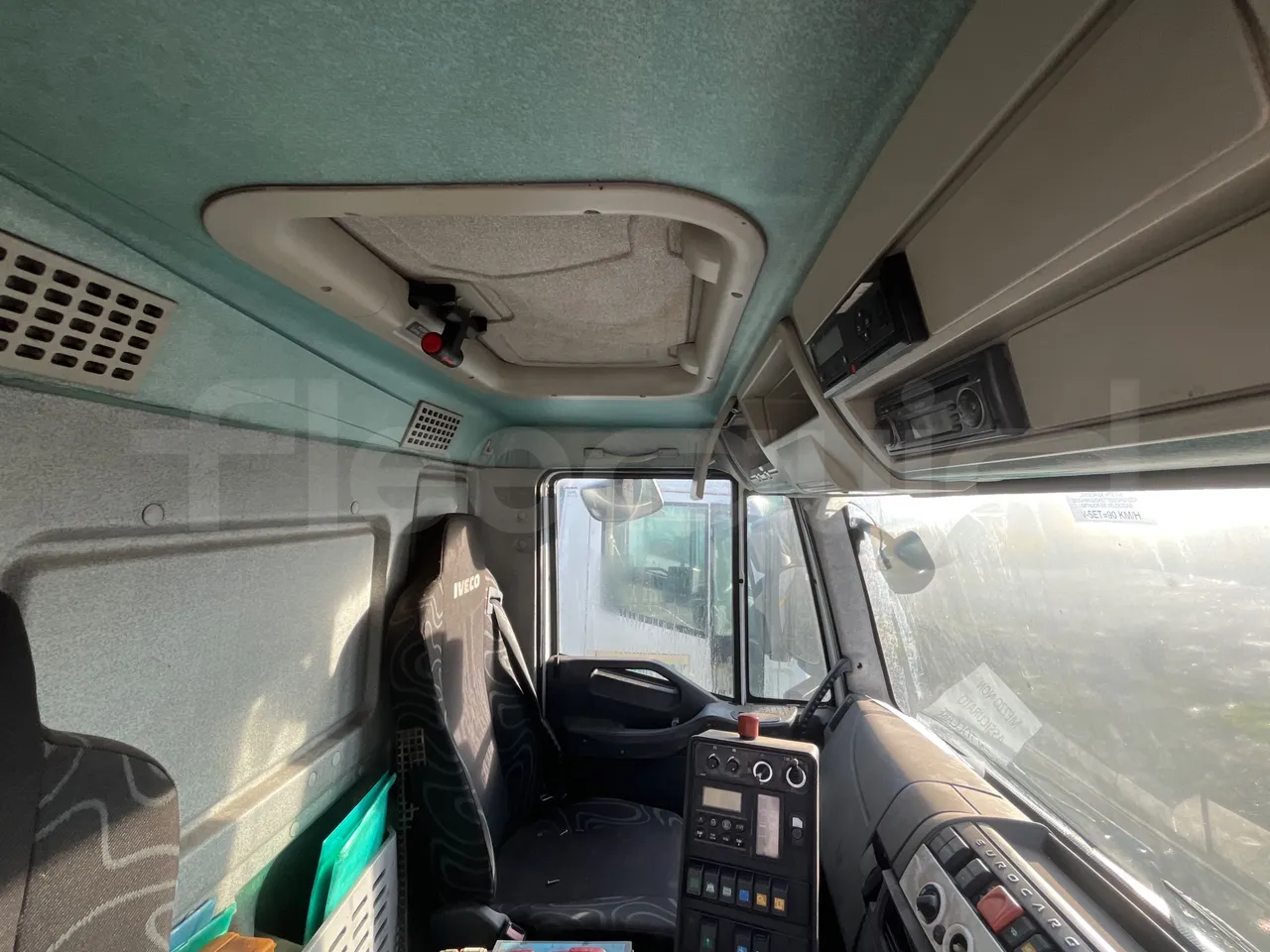 Iveco Faun Viatek 160/150 E4 SK600 - Euro5- 160kW - 6.917mt - overhead compartments photo