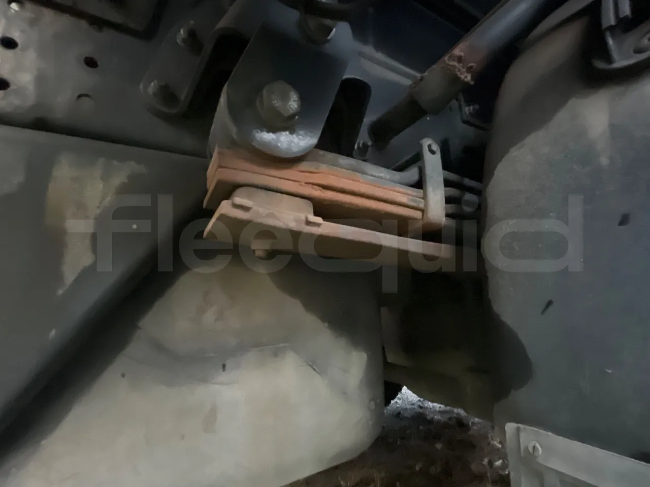 Iveco Faun Viatek 160/150 E4 SK600 - Euro5- 160kW - 6.917mt - axel 3 leaf spring left