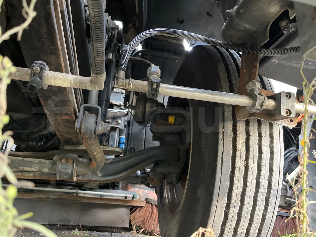 Iveco Faun Viatek 160/150 E4 SK600 - Euro5- 160kW - 6.917mt - front axle left side