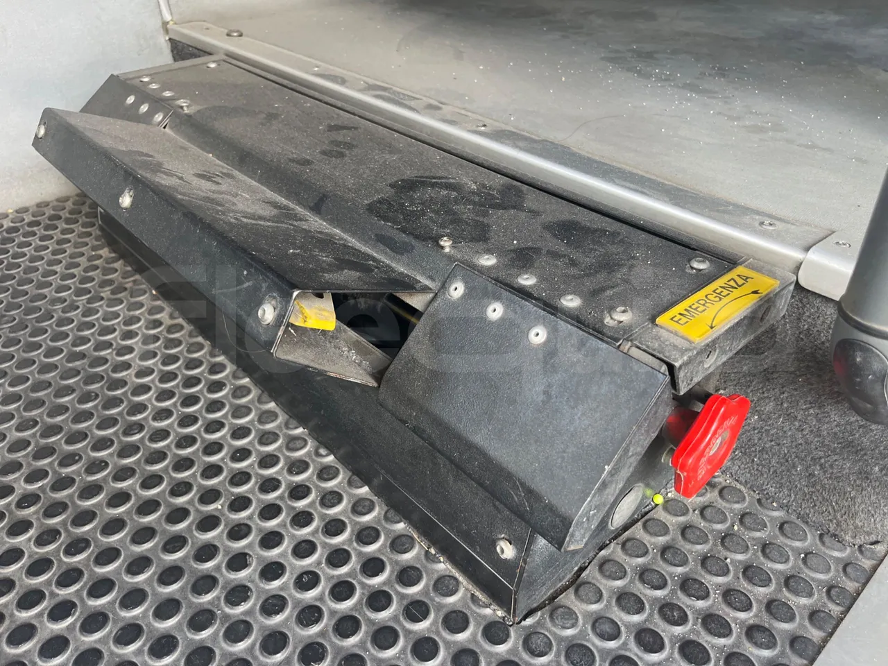 Setra S313 UL/ Euro 3 - 260 Kw - 11.320 Mt - jack and driver keys