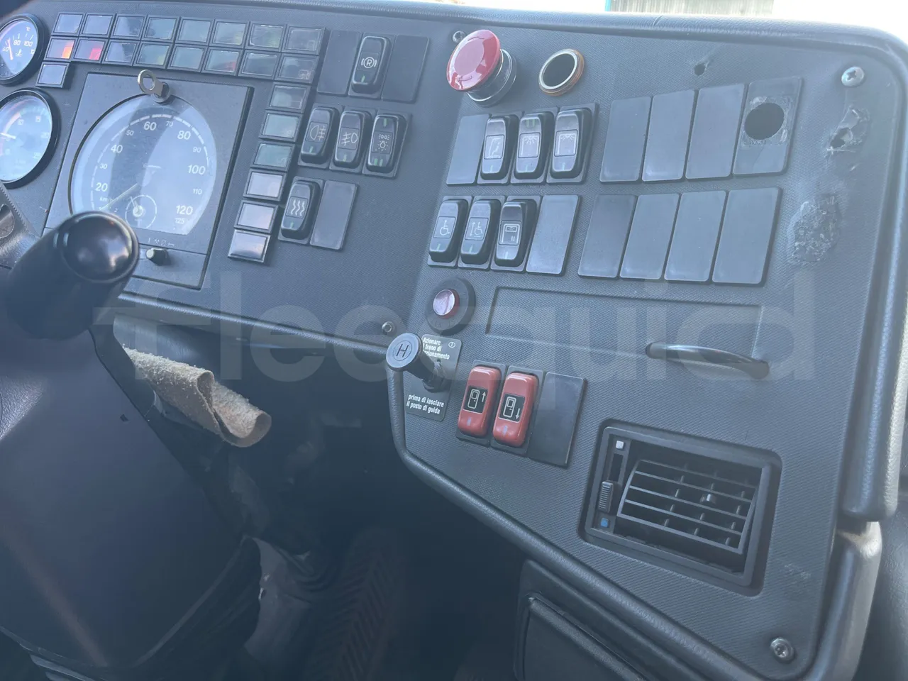 Setra S313 UL/ Euro 3 - 260 Kw - 11.320 Mt - onboard devices 1