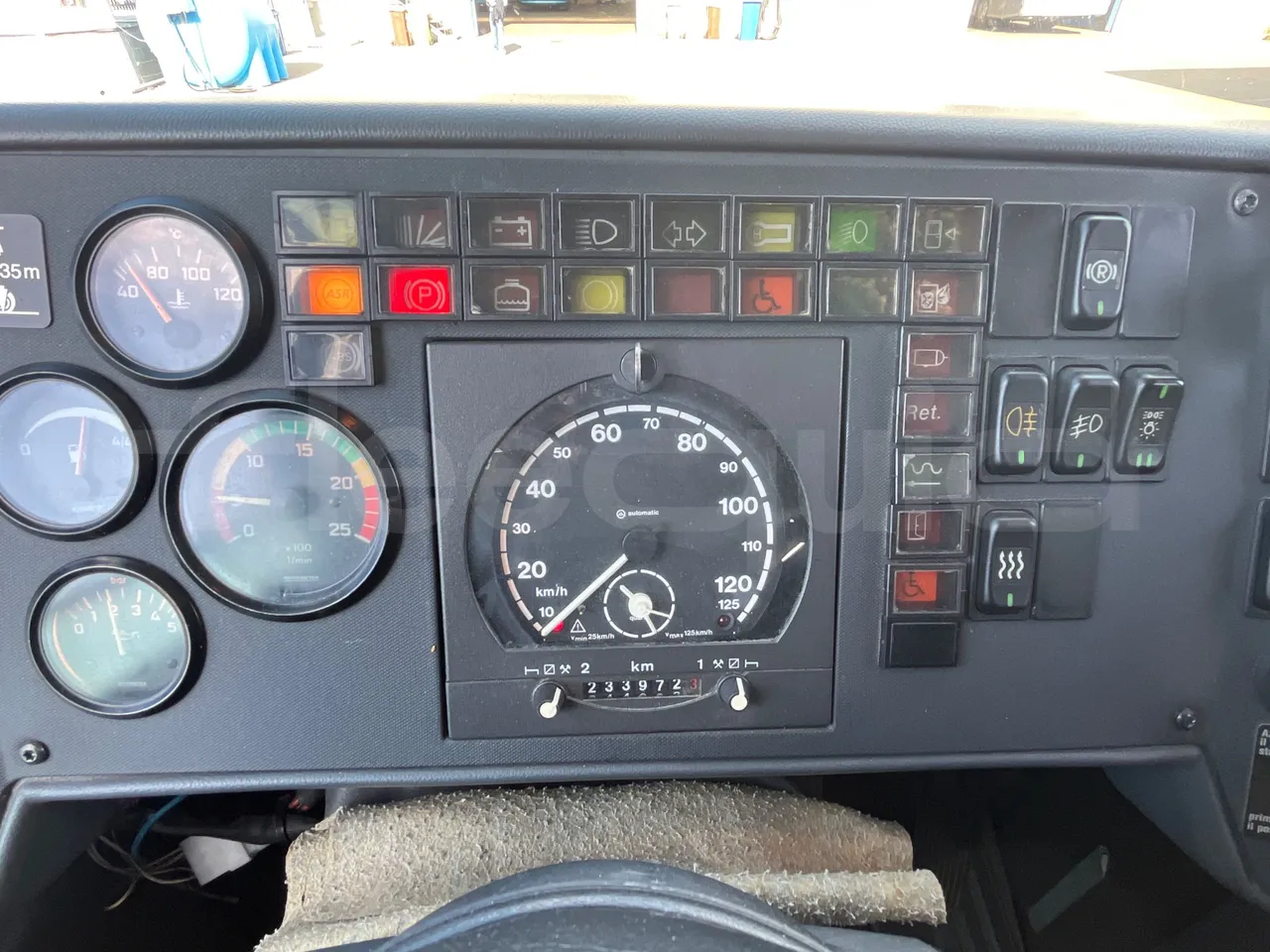 Setra S313 UL/ Euro 3 - 260 Kw - 11.320 Mt - dashboard lights on