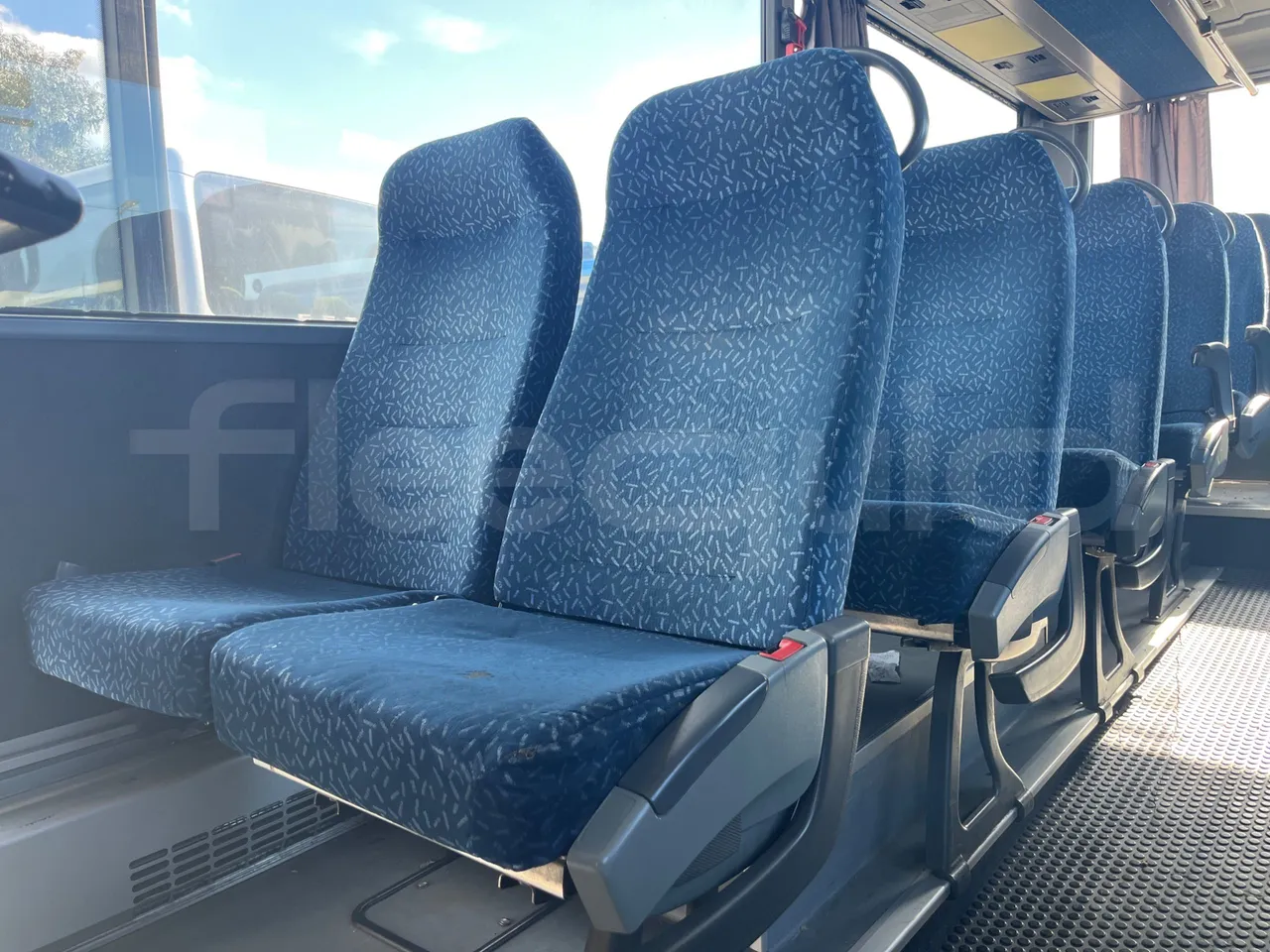 Setra S313 UL/ Euro 3 - 260 Kw - 11.320 Mt - single seat detail