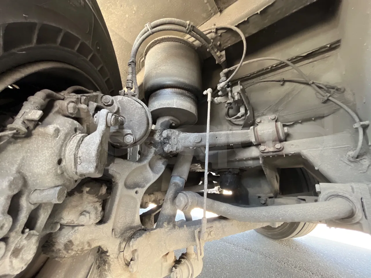 Setra S313 UL/ Euro 3 - 260 Kw - 11.320 Mt - front shock absorbers right