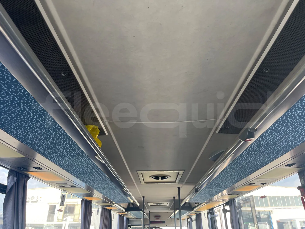 Setra S313 UL/ Euro 3 - 260 Kw - 11.320 Mt - overhead compartments photo