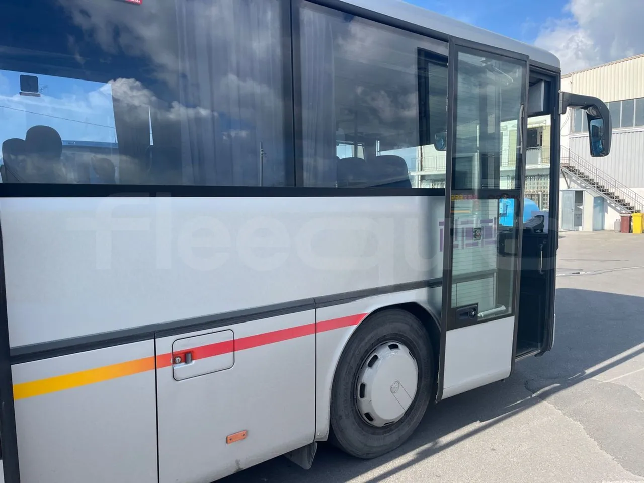 Setra S313 UL/ Euro 3 - 260 Kw - 11.320 Mt - platform open photo